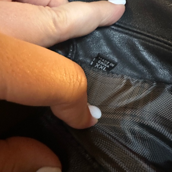 Men’s Roundtree and York leather jacket 56” chest - Picture 5 of 6